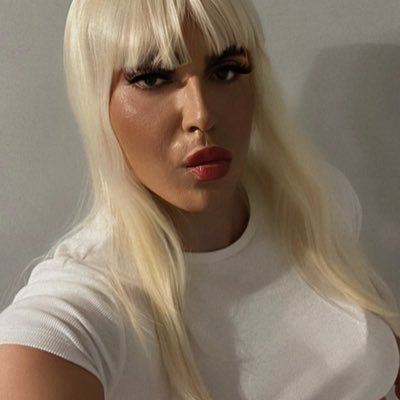 Sissy crossdresser in closet | 25 yr | 1.87cm (6”1) | 100% bottom for straight alpha man | Insta: alysacross__