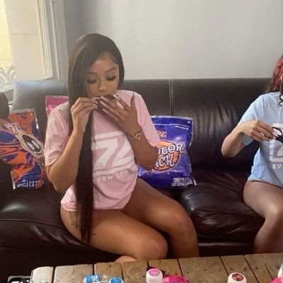 B4RBAE__'s profile picture. troll barbie x .