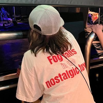 ライブですぐ話しかけるのでご注意下さい。レモンサワー、緑ハイと焼き鳥があればご機嫌です。
