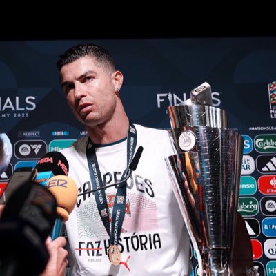 SieteSZN's profile picture. Cristiano and Real Madrid that's it.
