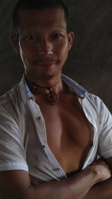 Born and Raised in the Archipelago Island of the Philippines! im a Former Technical Support Representative & Production Assistant on Publishing Press! XXX Model