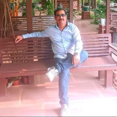मूळचा कोल्हापुरी. कुंभ बनवीत नसलो तरी कुंभार आहे,गरजेला प्रथम प्राधान्य,मैत्री जपणे आद्य कर्तव्य समजतो, @INC ✋ विचारधारा पटते.