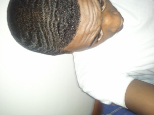 tall drk and handsome...i come frm a royal blood line and i produce royal bloodlines..enuff said enuff told;)