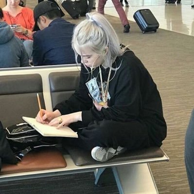 abru_book's profile picture. Me gusta leer claramente. Mi novio (de momento) es Nicolás Russo 🫦🫦