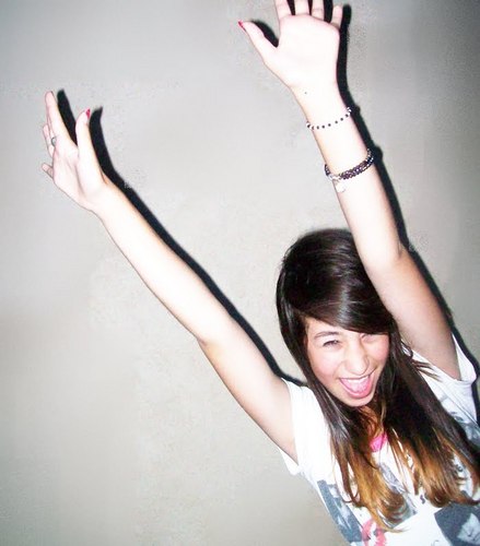 Skatista , Rockera , Santista , Aquariana , ciumenta e muuito teimosa :)      Prazer , Juliana Kramer Pinheiro ∞