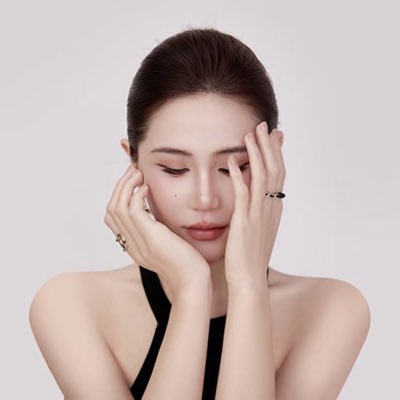On-chain since 2017 | 情绪・结构・关系 Not signals. Not advice. Just filters — and who passes through.
