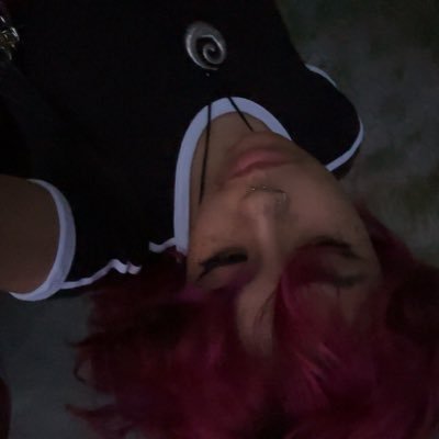 swiftsbtch's profile picture. mreow