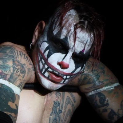 GrinWithPapa's profile picture. Laugh with me, bleed with me, be free with me…..