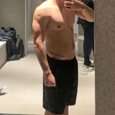 alexiss30025's profile picture. content🔞 22 stgo dm?