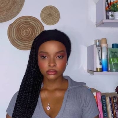 Supporter of women and lover of books 💕