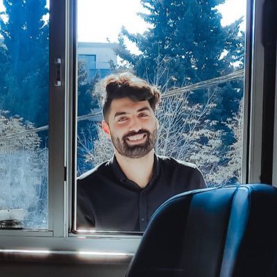 AMASRI96's profile picture. رجلٌ وضع حياته بين يدي حبيبته.