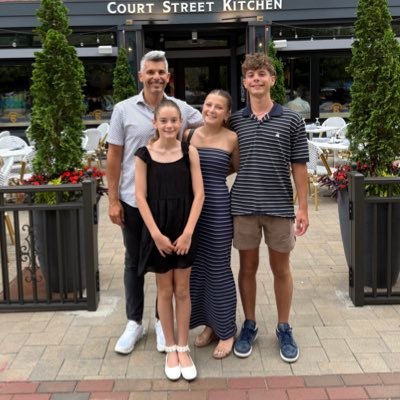 manadio's profile picture. 