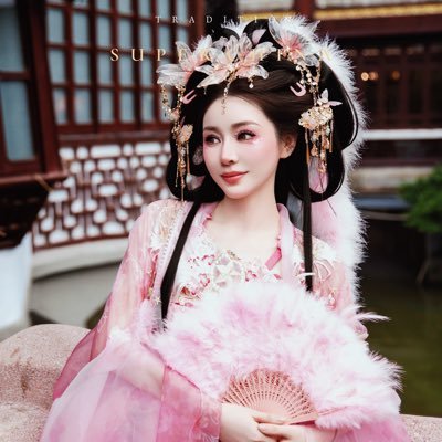 tchstudio_cn's profile picture. Traditional Chinese Hanfu photoshoot🪭 Shanghai Yuyuan