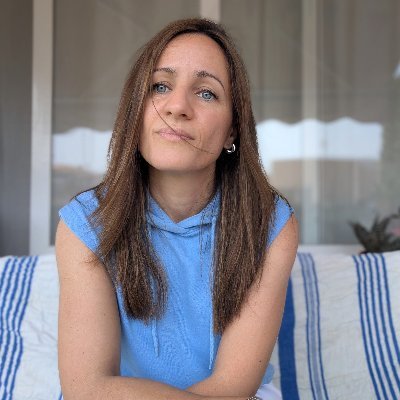 Periodista y filóloga. Autora de 'BCN Confidencial', 'Damas del Raval', 'Ocho mandamientos' y 'El mar cicatriza'.