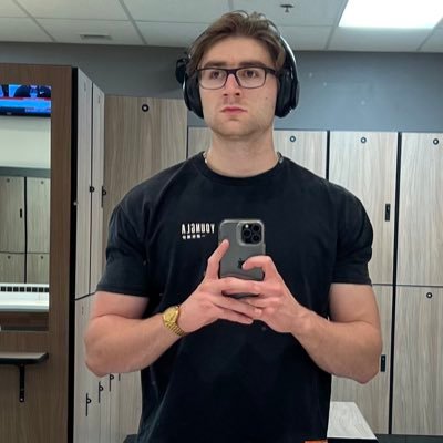 Trader - Content Creator (twitch/youtube/tiktok/instagram) - Be an hero at your own image