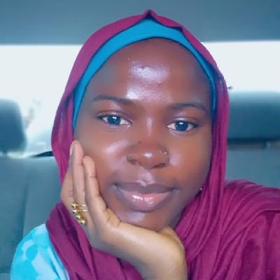 meena_warda's profile picture. product manager. moonlights as a creative.