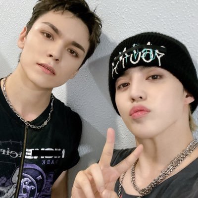 항상 제 ot13, 세븐틴를 위해 | 🍒🪽🍚🐻❄️ | diaedge • ideal cut • follow • right here | #dirtywhiteteeclub | 📦 | F1 🏁 | '9x