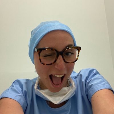 romrom_12's profile picture. Toujours bien accompagnée