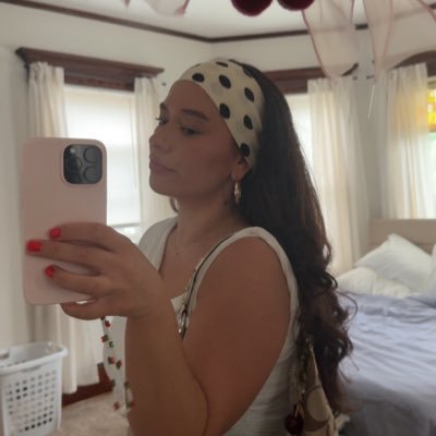 Kelsey_Montanez's profile picture. probably listening to future or binge watching bravo
