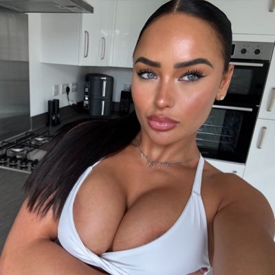 Insta & TikTok - Courtneyhodgson1999 The link you’re looking for 🌶️ - https://t.co/EAbX7eaTff