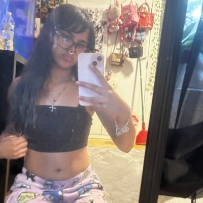 gayestpissbaby's profile picture. - she/her - i am my pfp☺️💗