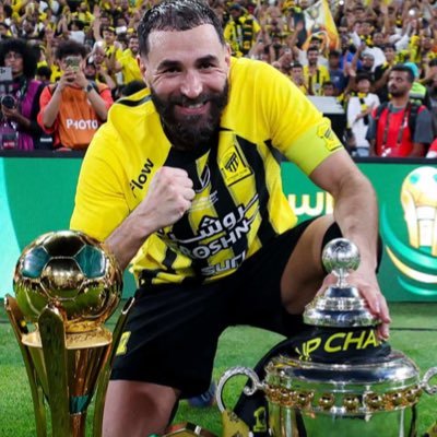 ﮼لا،تسمح،لأحد،ان،يعاملك،بمزاجه،المتقلب،إما،أن،يعاملك،بما،يليق،بك،أو،دعه،لمن،يليق،به