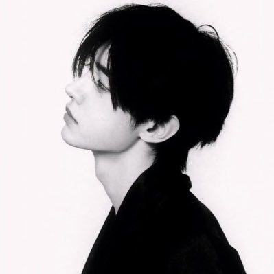 lunariwritess's profile picture. journalist —