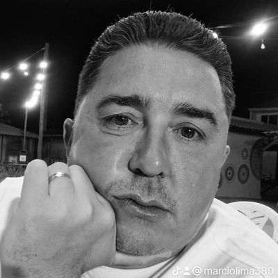 Sócio de uma agência, empresário na área de comunicação, consultor político e palpiteiro.