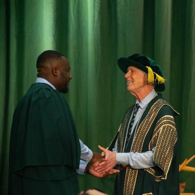 _aloms's profile picture. Trust God.