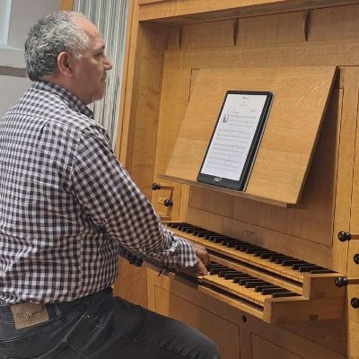 Organista - Pedagogo Musical
Organiste - Pédagogue Musical
Emprendedor/Entrepreneur.