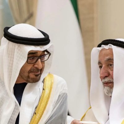 قال صلى الله عليه وسلم : تركت فيكم شيئين ، لن تضلوا بعدهما كتاب الله وسنتي ولن يتفرقا حتى يردا علي الحوض