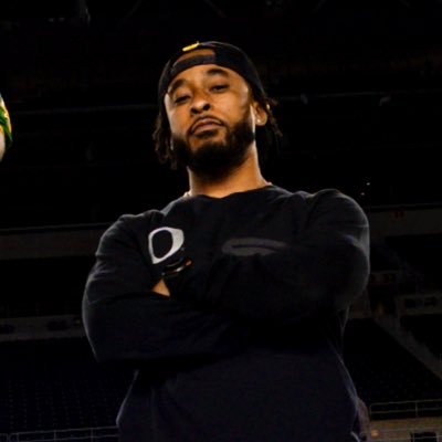 #ProWayOrNoWay 🏈💜 Assistant CBs Coach @Oregonfootball