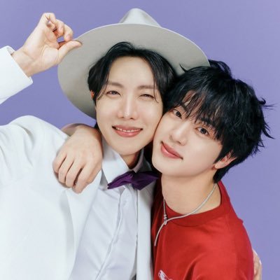 Colombian ARMY ✦ she/her ✦ esp/eng ✦ 𝘛𝘰𝘨𝘦𝘵𝘩𝘦𝘳 𝘸𝘦 𝘢𝘳𝘦 𝘣𝘶𝘭𝘭𝘦𝘵𝘱𝘳𝘰𝘰𝘧 ✦