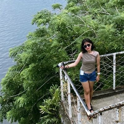 klperoy's profile picture. touch some grass