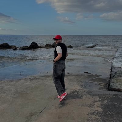andrefolkmore's profile picture. 