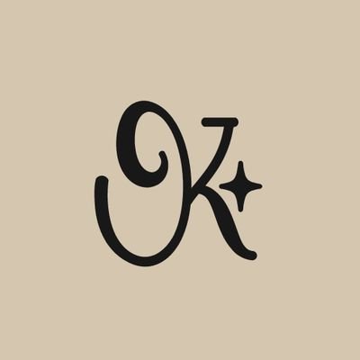 ✶ Designer de capas para fanfics!
✷ Criador de conteúdo | Escritor ⚘.