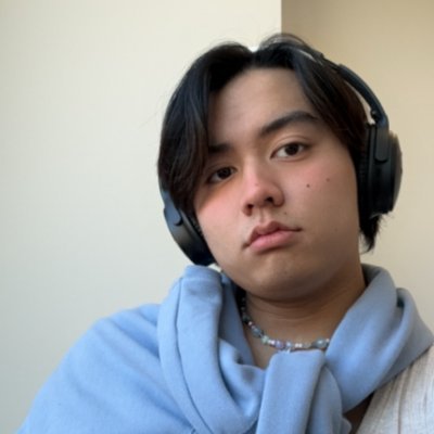 20 // 🏳️⚧️🇭🇰// I play cards with the word “can’t” // intern @socialcurrant