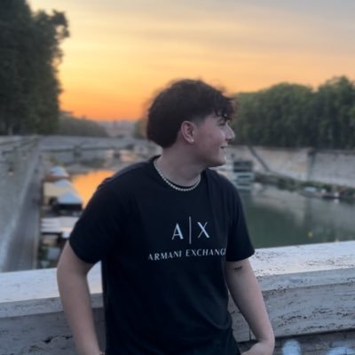 ChristianSumma3's profile picture. mezzo frocio perché ormai va di moda essere froci😽💅