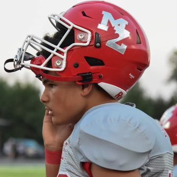 JaylanDavidson's profile picture. 6,3 235 |Tackle| Edge rusher |Class of 2028 Mount Zion high School, I Also have experience at TE