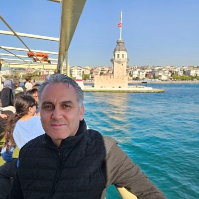 TÜRK olmak kaderim olmasa,tercihim olurdu !
Vatan sevgisi imandandır 🇹🇷 Man erntet , was man sät 🔄