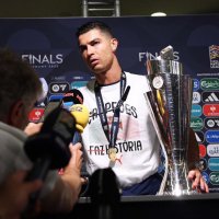 هزاع بطل اوروبا❤️🇵🇹 (@v8_2n) 's Twitter Profile
