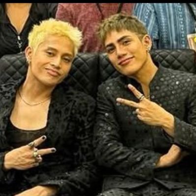 unanymousgirl21's profile picture. 