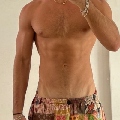 hornysexym's profile picture. 