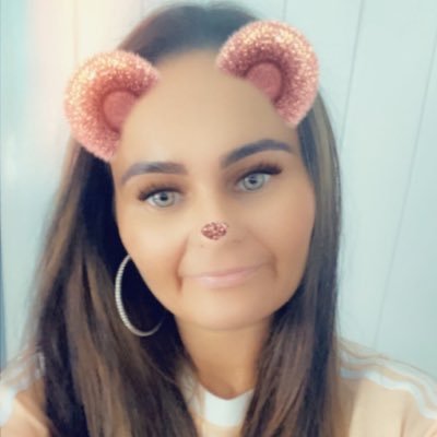 Lynsey1661895's profile picture. Love everyone. Life is just too short for anything else. "You always gain, by giving lõve.' ❤️❤️