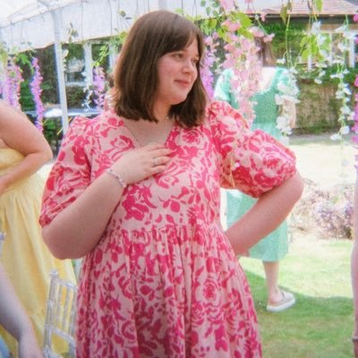 Teacher of English and HoY11 | 🏳️🌈 | she/her | posts personal