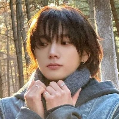 7O625's profile picture. May really slipped away into a moment in time