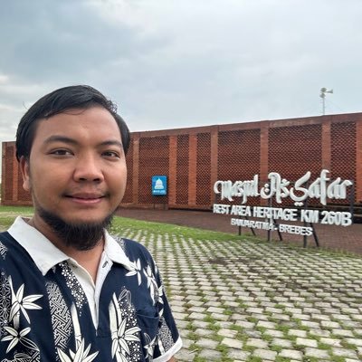 yarezeki's profile picture. Manusia