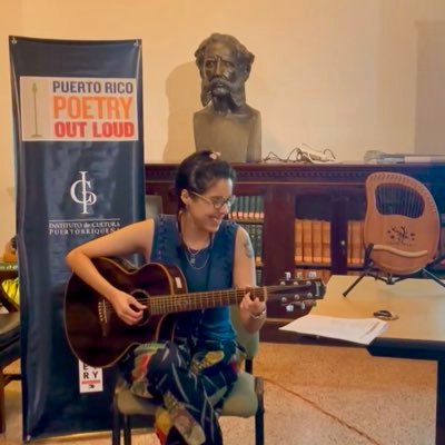 Translator / Poet / Writer / Composer ✨ Mi nuevo libro #Iridiscencia a la venta pronto por Amazon🌈