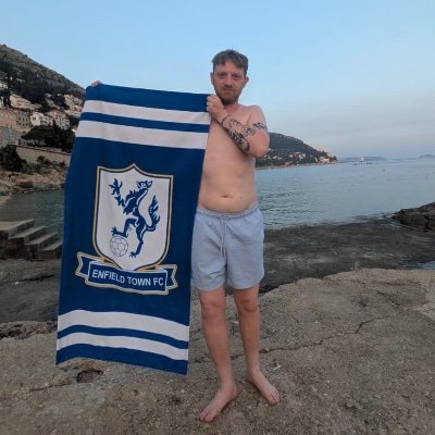 Enfield Town FC 💙⚪️
FC Luxembourg City 🔴
Soft spot for Brixham AFC 🐟