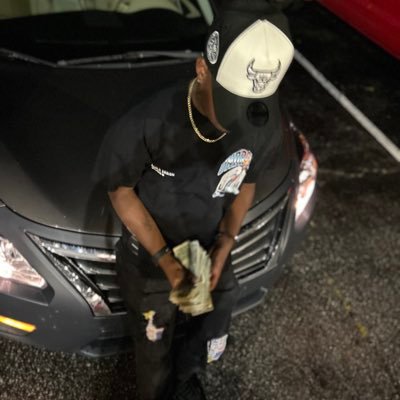 Und3rRated13's profile picture. 850🛫910. YOUNG KING🤴🏾 ARMY💪🏾